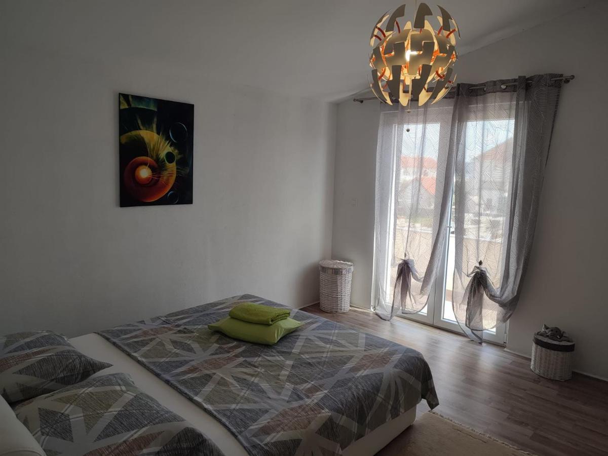 Murtela, 2-Bedroom Apartment Raslina Exteriör bild