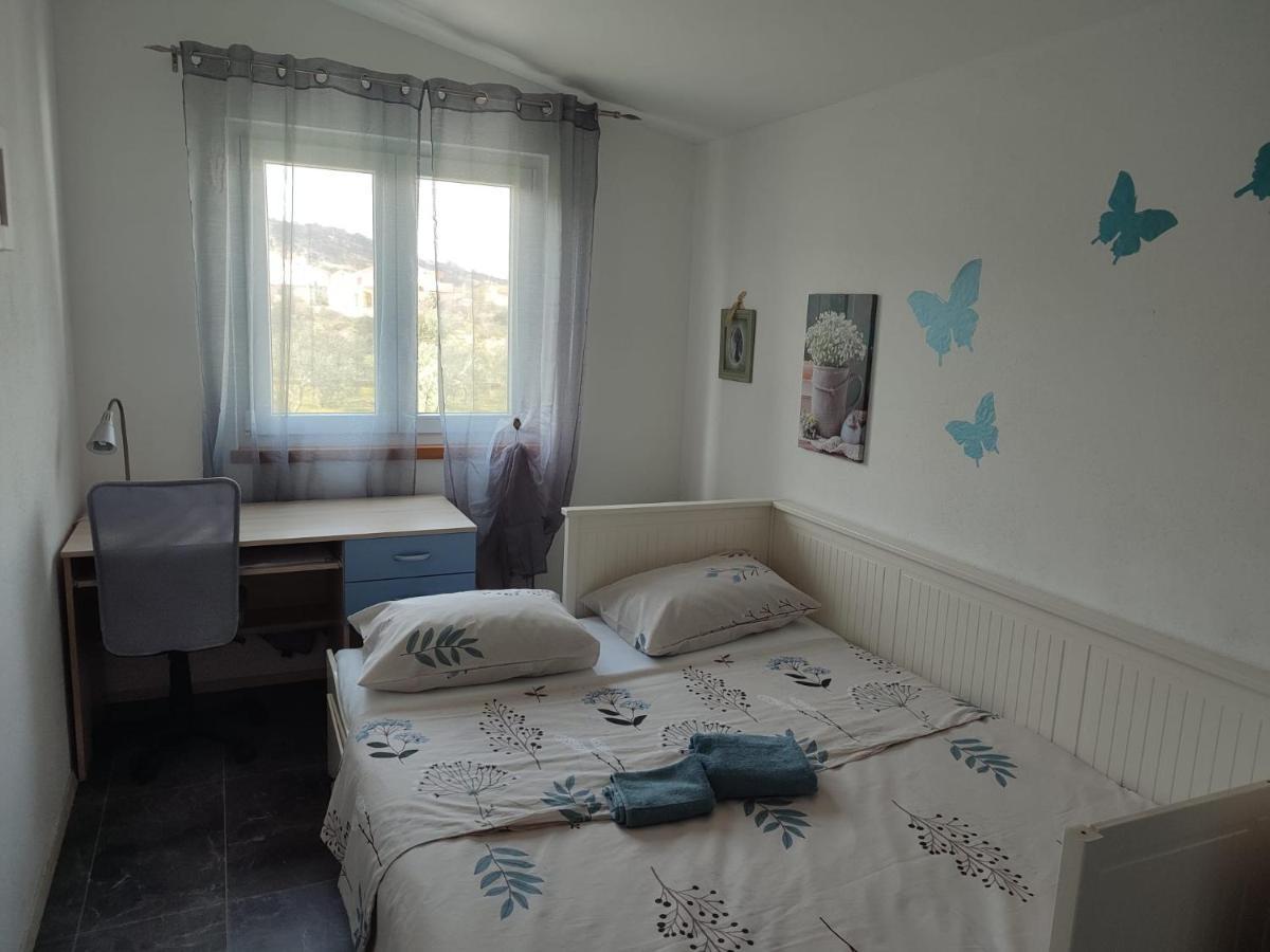 Murtela, 2-Bedroom Apartment Raslina Exteriör bild