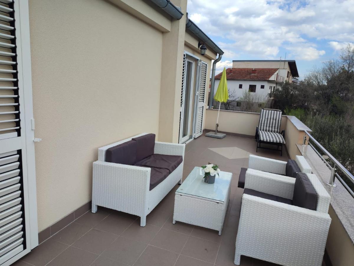 Murtela, 2-Bedroom Apartment Raslina Exteriör bild