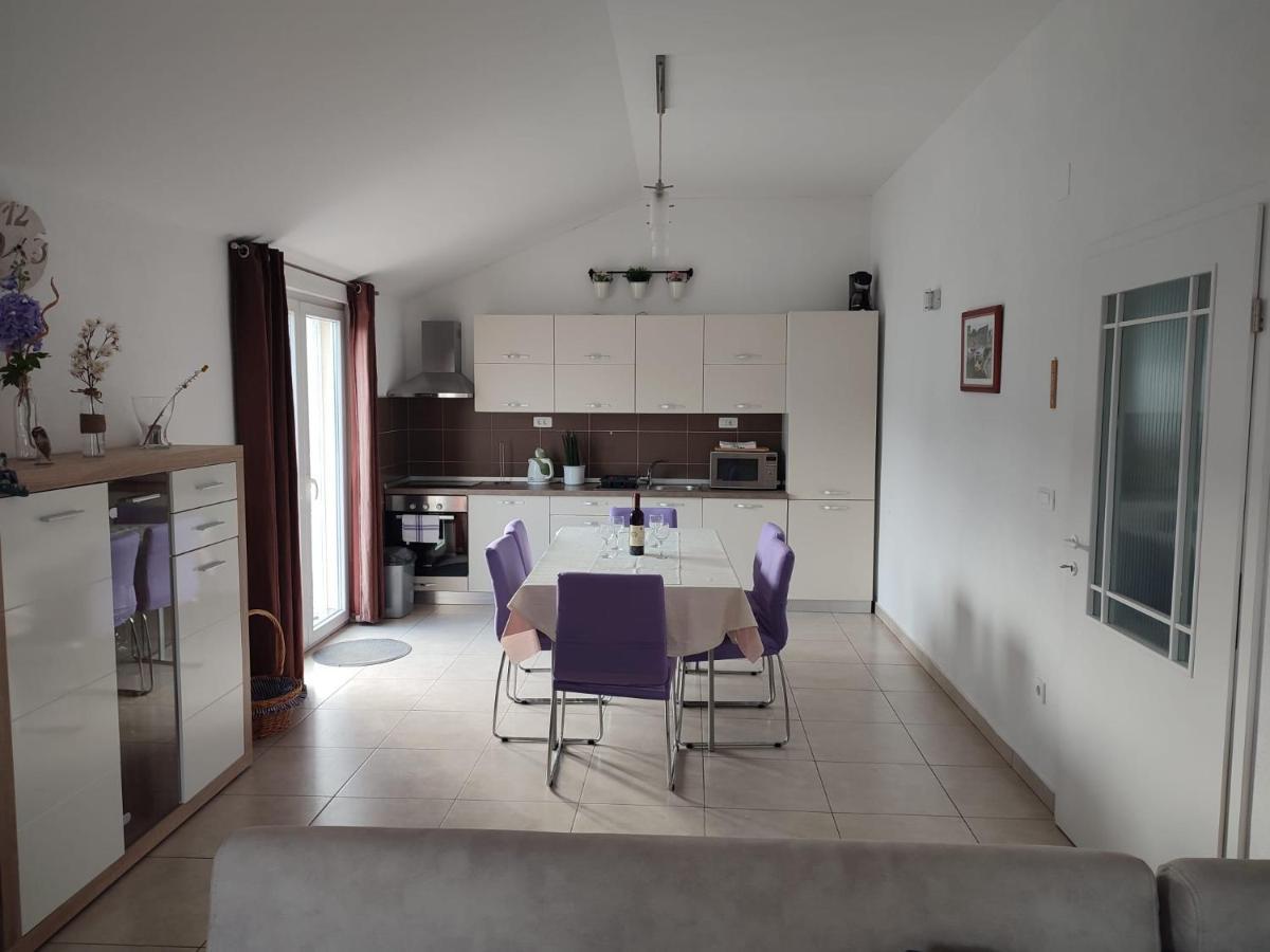 Murtela, 2-Bedroom Apartment Raslina Exteriör bild